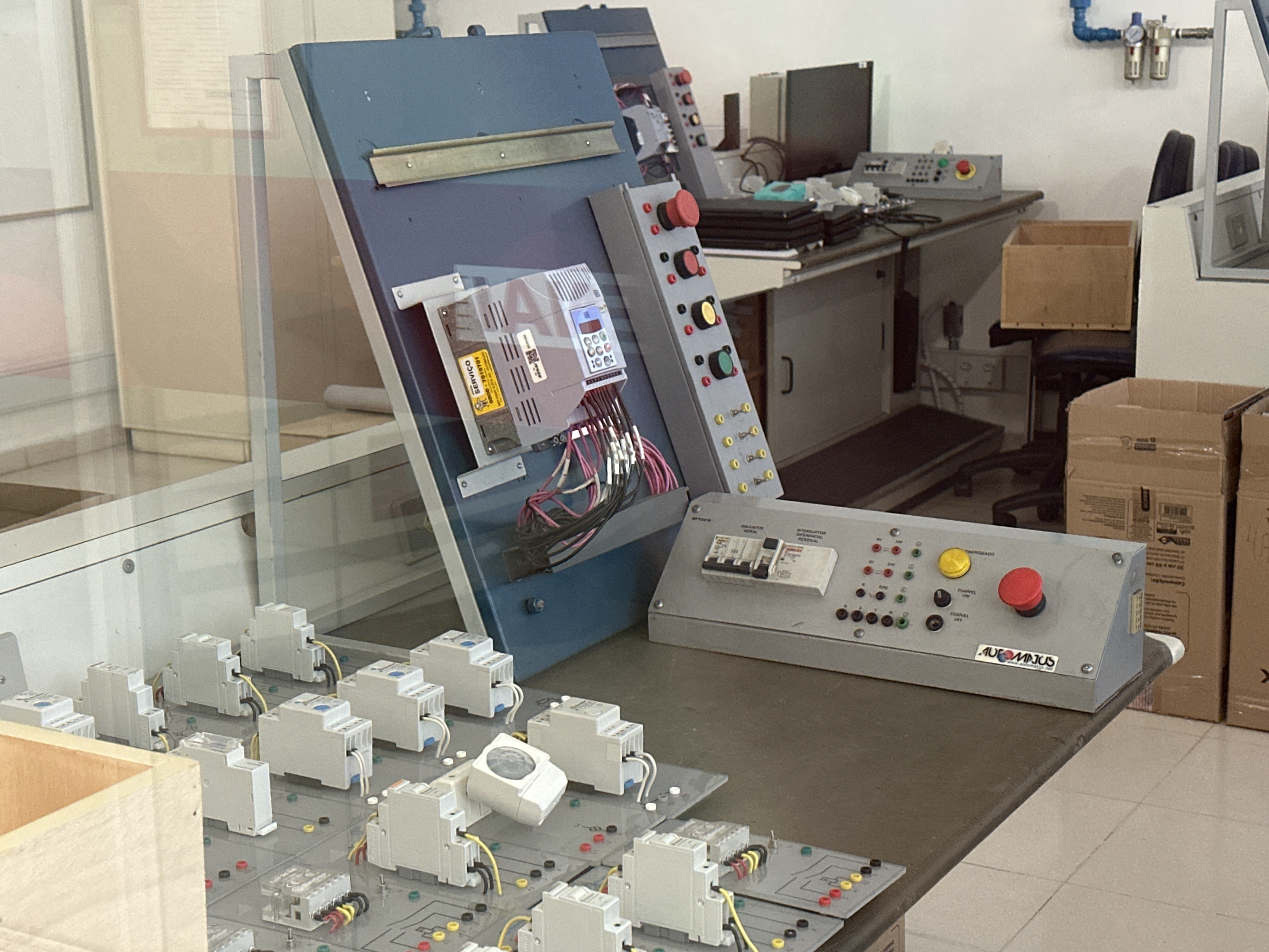 Laboratório de Elétrica - Comandos Elétricos